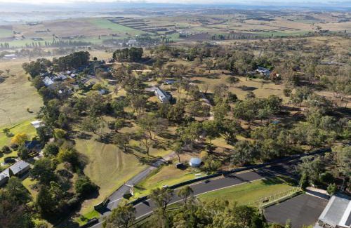 Mount Panorama Hotel | Discover BATHURST GOLDFIELDS MOTEL with Family-Friendly Amenities
