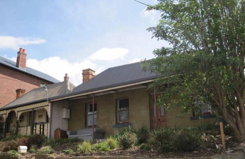 Hobart Central Business District House | Cozy Bathurst St Cottage with Ocean View & High Guest Rating
