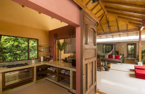Playa Hermosa Cobano Villa | Indulge at Batik: Dreamy Balinese Beach Villa Retreat