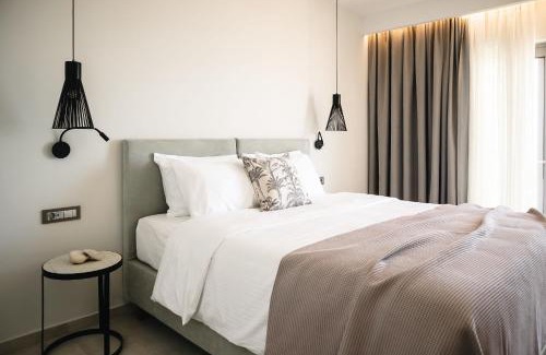 Rethymno Apartment | Experience Bliss at Batis Beach Hotel with Oceanfront Views