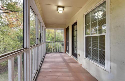 Mid City South Apartment | Relaxing Baton Rouge Condo with Pool, Balcony & Pet-Friendly