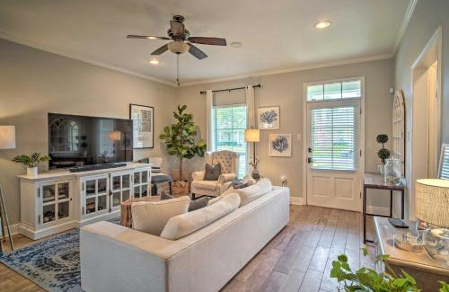 Highlands - Perkins House | Chic Baton Rouge Game Day House with Kid-Friendly Yard