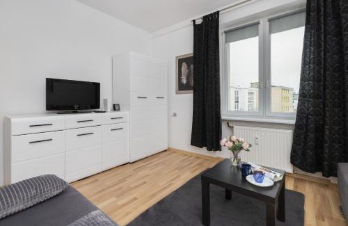 Srodmiescie Apartment | Charming Batorego Studio Apartment in Downtown Gdynia
