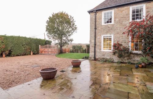 Maidstone House | Elegant Battel Hall: Family-Friendly 5-Star Retreat