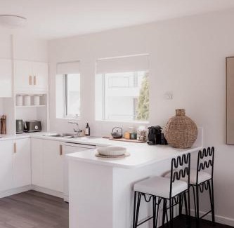 Battery Point Apartment | Battery Point apartment with river views