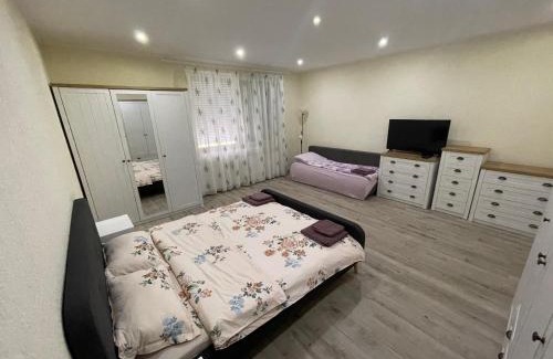 Battonya House | Battonya House: Pet-Friendly Getaway with Ocean Views