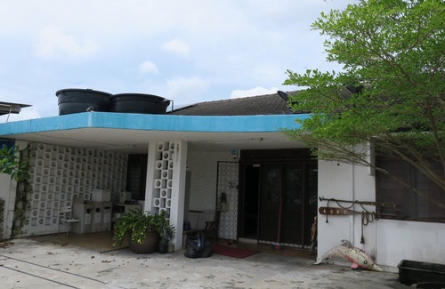 Batu Pahat House | Discover Batu Pahat One Piece Homestay for Your Next Getaway