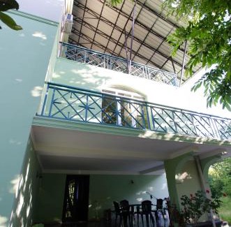 Mtsvane Kontskhi House | Oceanfront Getaway at Batumi Green Cape Guest House