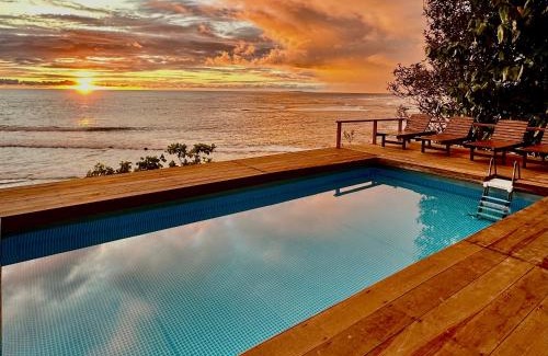Sinabang Hotel | Unforgettable BatuRundung Surf Resort with Ocean View Pool