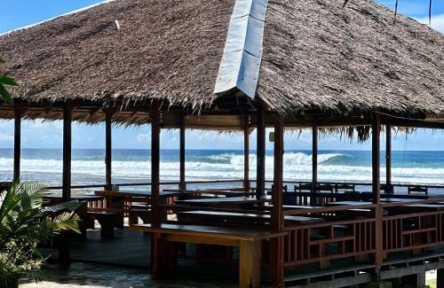 Sinabang Hotel | Unforgettable BatuRundung Surf Resort with Ocean View Pool