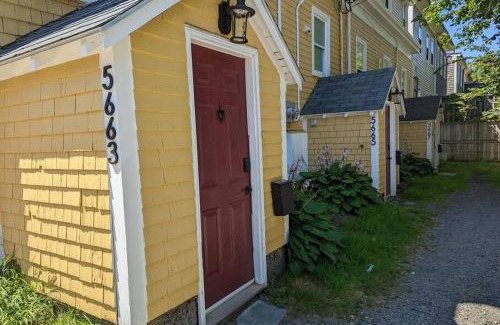 Downtown Halifax Apartment | Cozy Bauer Terrace: Family-Friendly Stay by The Citadel