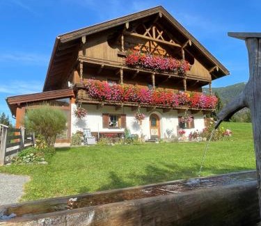 Steinberg am Rofan House | Family-Friendly Stay at Bauernhaus Durrahof - Rated 8.5/10