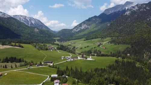 Steinberg am Rofan House | Family-Friendly Stay at Bauernhaus Durrahof - Rated 8.5/10