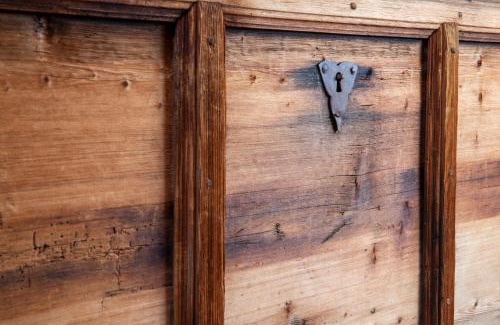 Alpbach Apartment | Discover Bauernhaus Roßmoos: Pet & Child Friendly Stay