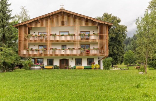 Scheffau am Wilden Kaiser Bed & Breakfast | Experience Bauernhof Lindenhof: Top-Rated Family Getaway