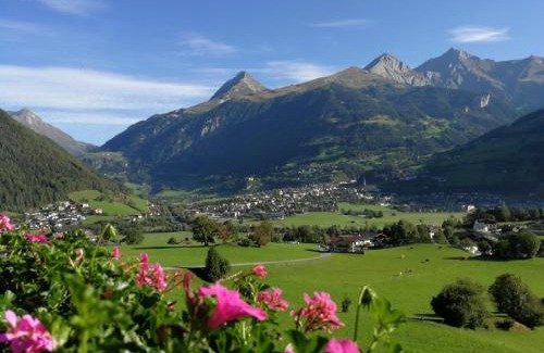 Matrei in Osttirol House | Pet-Friendly Bauernhof Bethuber with Oceanfront Views