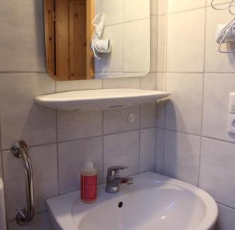 Buchenbach Bed & Breakfast | Relaxing Bauernhof-Gästezimmer Waldblick with Top Reviews