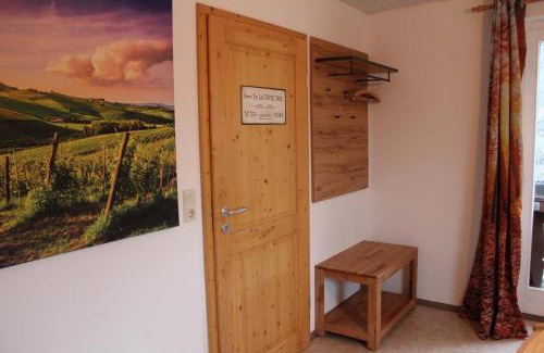 Buchenbach Bed & Breakfast | Relaxing Bauernhof-Gästezimmer Waldblick with Top Reviews