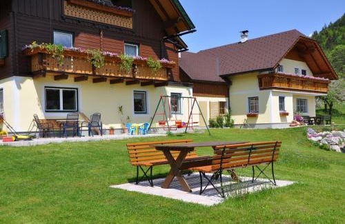 Pichl-Kainisch House | Family-Friendly Bauernhof Haim with Kitchen Amenities