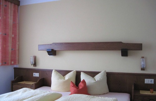 Wenns Other | Cozy Bauernhof Huber - Family-Friendly Stay with Breakfast