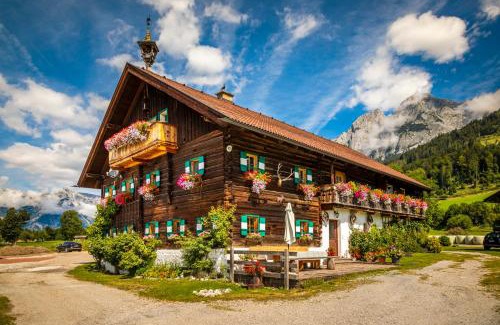 Laubichl House | Experience Bauernhof Lehengut: 4-Star Pet-Friendly Retreat