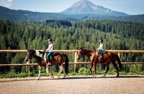 Obereggen Apartment | Family-Friendly Farm Stay with Riding Stable Near Ski Resort