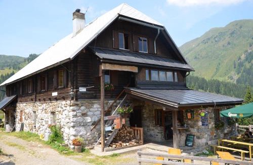 Jenig Apartment | Pet-Friendly Bauernhof Oberlöffele with 9.5/10 Guest Review