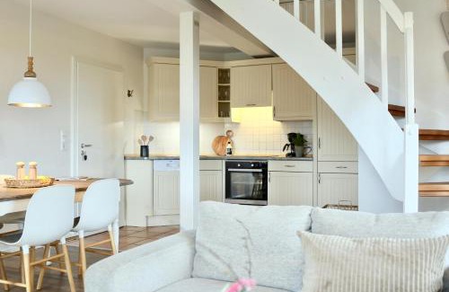 Reussenkoge Apartment | Cozy Bauernhof Wulff - Fewo "Amrum" with Oceanfront Views