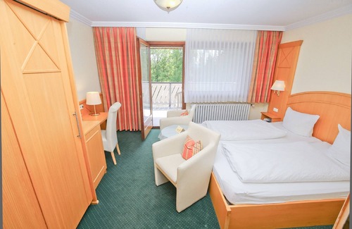 Bad Berleburg House | Relaxing Bauernhofpension Hof Dödesberg with Family-Friendly Perks