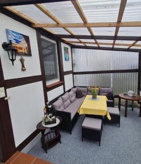 Grabow-Below Apartment | Inviting Bauernstübchen: Family-Friendly Retreat Awaits