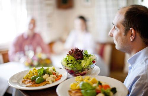 Graz-Straßgang Hotel | Discover Bauernwirt: Pet-Friendly Hotel with Breakfast & Dining