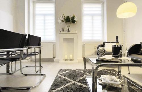 Gera Apartment | BAUHAUS Design Apartment with Garden - Rated 9/10 by Guests