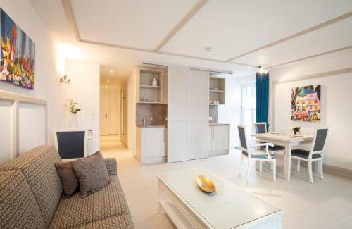 Herz-Jesu-Viertel Apartment | Family-Friendly Baumann Suiten: Your Ideal Getaway