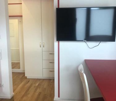 Herz-Jesu-Viertel Apartment | Family-Friendly Baumann Suiten: Your Ideal Getaway