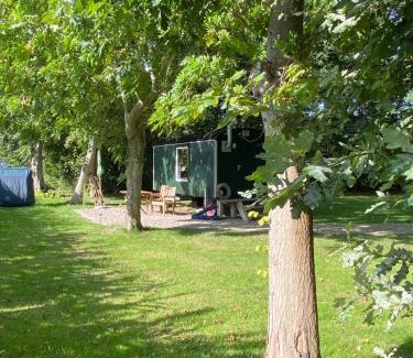 Butjadingen Other | Budget-Friendly Stay at Gut Groß Fedderwarden with Kitchen