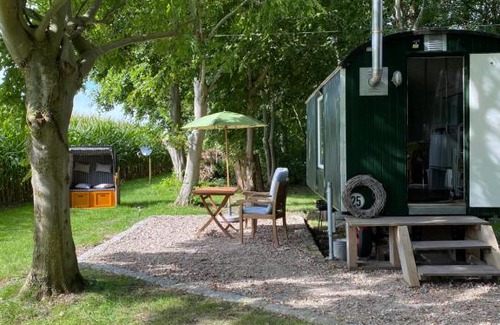Butjadingen Other | Budget-Friendly Stay at Gut Groß Fedderwarden with Kitchen