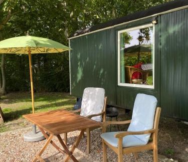 Butjadingen Other | Budget-Friendly Stay at Gut Groß Fedderwarden with Kitchen