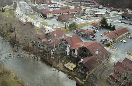 Helen Apartment | Cozy Bavarian Brook Unit 9: Pet-Friendly Retreat