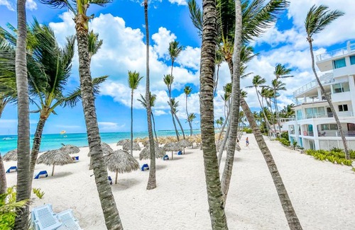 Bavaro Hotel | Beautiful Bavaro Beach Homes: Oceanfront Relaxation Awaits