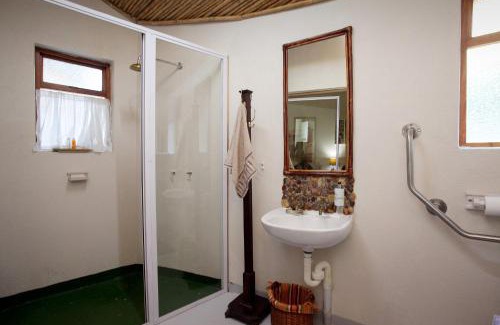 Baviaans Cabin | Discover Baviaanskloof Duiwekloof Lodge - Rated 9/10!