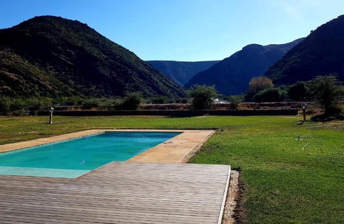 Studtis House | Exceptional Baviaanskloof Landhuis with Pool & Breakfast