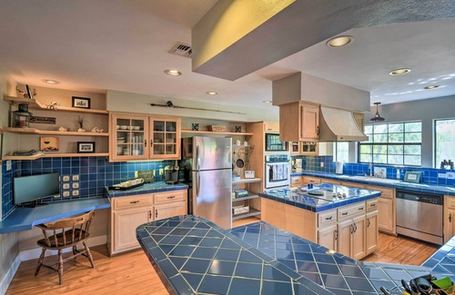 Long Mott House | Riverfront Tivoli Retreat with Bay Access & Dock Amenities
