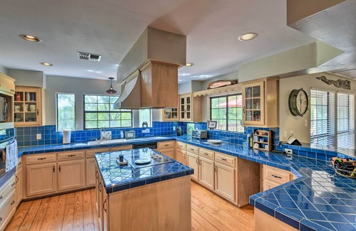 Long Mott House | Riverfront Tivoli Retreat with Bay Access & Dock Amenities
