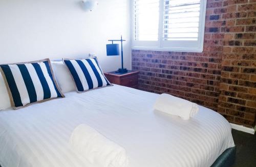 Sanctuary Point Hotel | Discover Bay & Basin: Ocean View Hotel with Pet-Friendly Perks