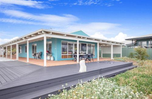 Peppermint Grove Beach House | Bay Beach House: Family & Pet Friendly with Direct Beach Access