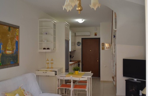Nikita Apartment | Cozy Bay Beach Maisonette in Beautiful Sithonia Awaits