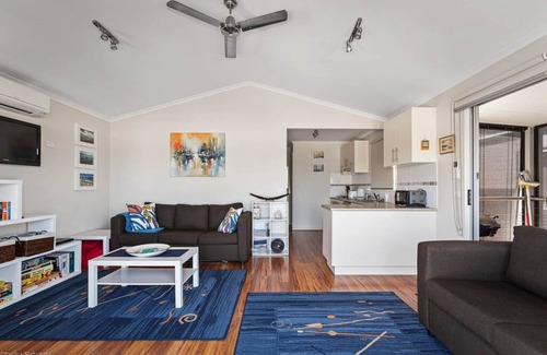 Apollo Bay Cabin | Bay Bliss Cabin: Oceanfront Retreat in Popular Park