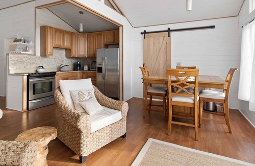 Carp Lake Cottage | Beachfront Bliss with Wifi & Ocean Views - Guest Rated 9.6