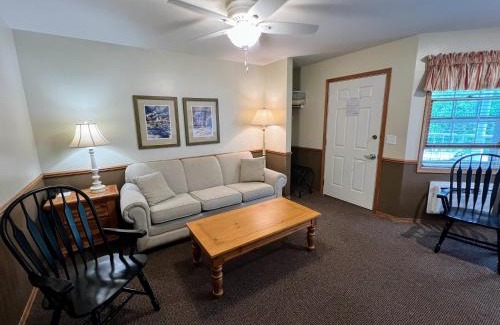 Ephraim Hotel | Discover Bay Breeze Resort: Oceanfront Bliss Awaits You