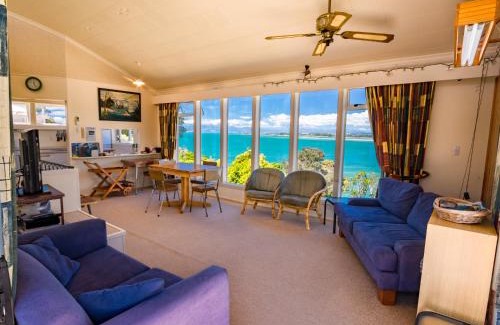 Kaiteriteri House | Experience Bay Breeze: A 4-Star Family-Friendly Retreat